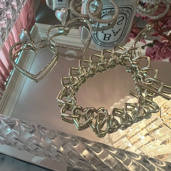 Rachel Parcell - Gold Heart Chain Bracelet - Picture 13 of 13